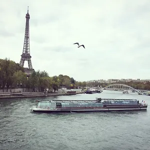 Eiffel Tower Champs De Mars , Paris França