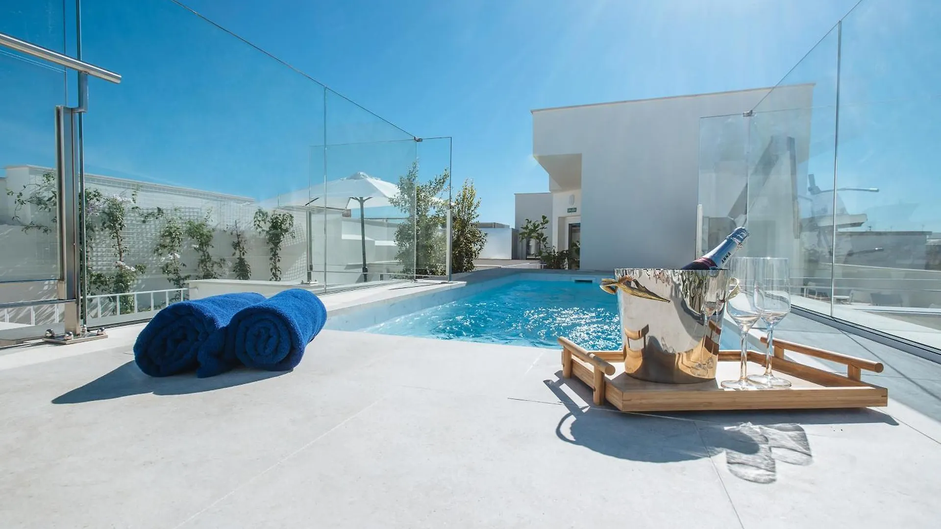 Sercotel Sevilla Guadalquivir Suites Apartment Seville